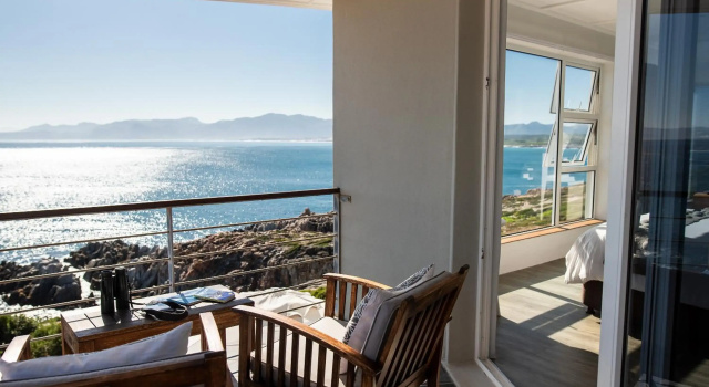 Whalesong Lodge