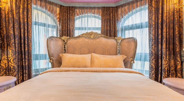 Hotel Moon