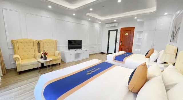 Семейный номер Standard с балконом Hanoi Airport Suites Hostel