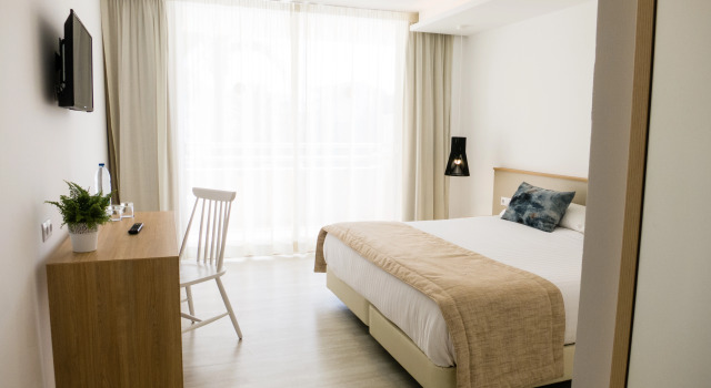 Som Llevant Suites, Reserva ahora Apartahotel Cala Bona Mallorca