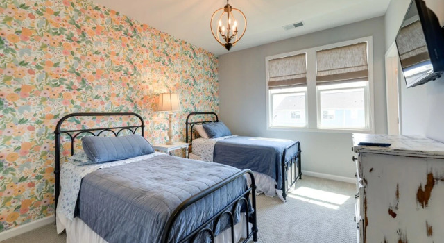 Beaufort Getaway w/ Pool Access, 2 Mi to Downtown!