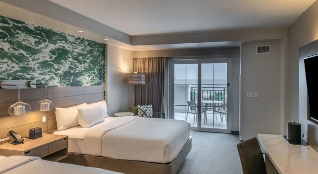 Standard Vierer Zimmer mit Balkon und mit Meerblick Courtyard by Marriott Jekyll Island