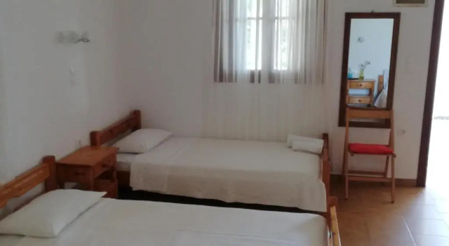 Pansion Katerina Skyros, Забронировать Отель Acherounes Skyros