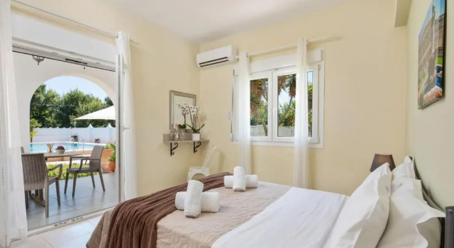 Villa Paradiso: Near beach, superb pool and garden, Забронировать Вилла Отели периферии Ионических островов с бассейном, Бассейн