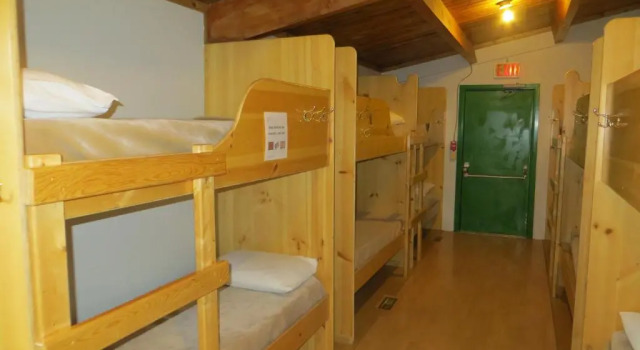 Кровать в общем номере (мужской номер) HI Kananaskis Wilderness - Hostel