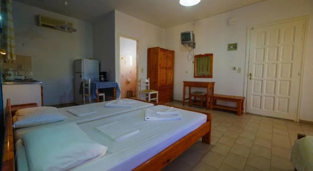 Albatross, Book Hotel Marathokampos Samos