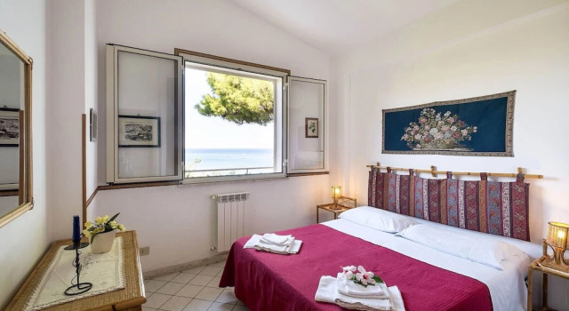 Park Residence Cicladi Comfortable Apartment With Spacious Terrace, Book Lejlighed Lejligheder i Santa Flavia, Lejlighed
