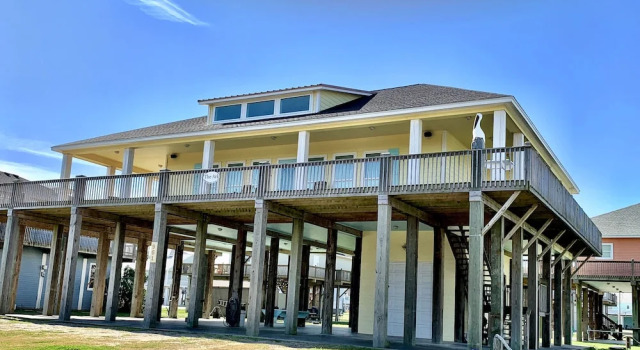 Ark On Crystal Beach by RedAwning, Boek Vakantiehuis Crystal Beach Houston