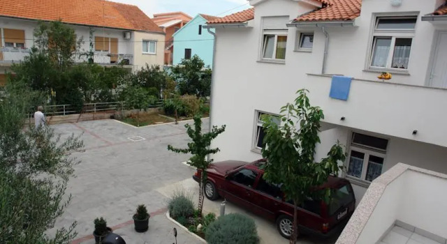 Apartments Villa Zora, Забронировать Апартаменты/квартира Водице Шибенско-Книнская жупания, рядом с Пляж Фрателли