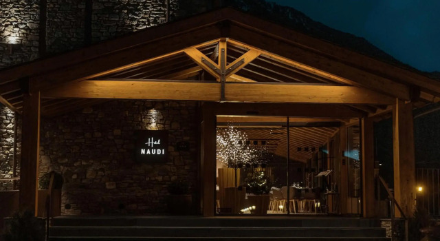 Hotel Naudi, Book Boutique Hotel Hoteller i Incles med parkering, Parkering