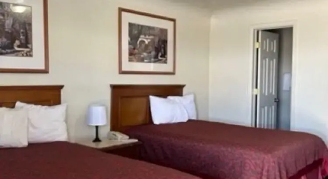 Четырёхместный номер Standard Travelodge by Wyndham Gallup