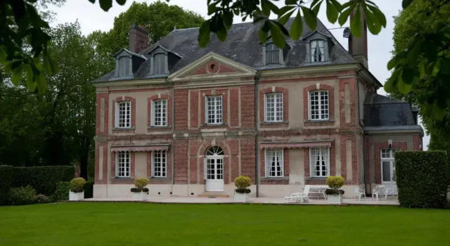 Chateau de Maillot, Забронировать Отель  