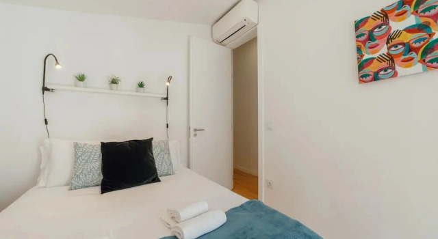 Коттедж Courtyard Oporto Design Apartments by Vacationy