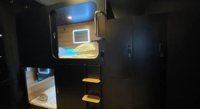 Bett im Wohnheim Capsule