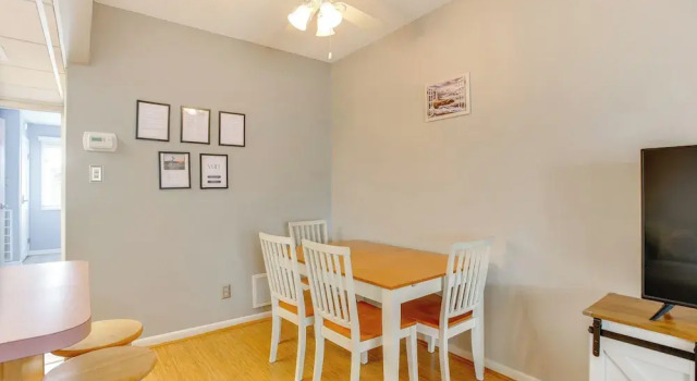 Quaint Wildwood Condo ~ Walk to Beach!, Забронировать Апартаменты/квартира Пляж Вайлдвуд США