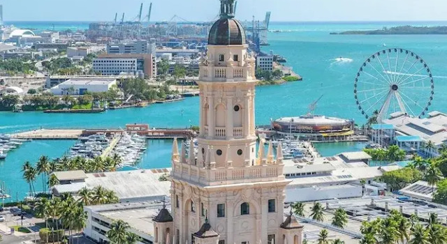 Апартаменты Deluxe с 2 комнатами с балконом Global Luxury Suites Miami Worldcenter