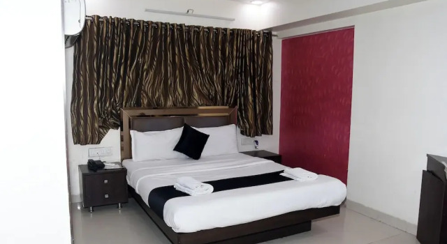 Номер Deluxe FabHotel Kamran Residency - Nr LBS Marg
