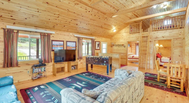 Wraparound Deck & Grill: Deadwood Cabin, Забронировать Дом для отпуска Дедвуд Black Hills National Forest