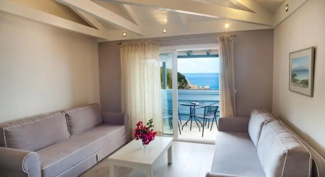 Люкс Deluxe Hotel Agios Nikitas