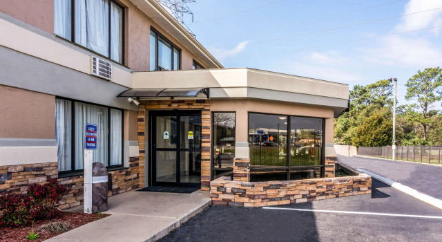 Quality Inn, 预订 酒店 Brent 美利坚合众国-美利堅合眾國