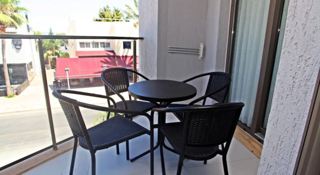 Queen Residence By Important Group Travel