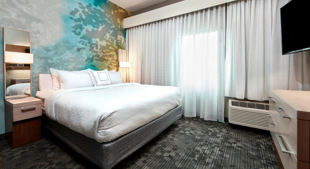 Двухместный номер Standard с балконом Courtyard by Marriott Cincinnati Airport South/Florence
