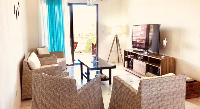 Апартаменты Luxury Westwood Apartment+pool