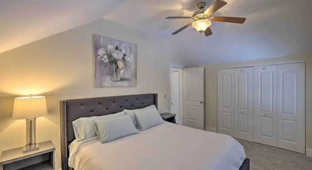Warrensburg Home ~ 6 Mi to Lake George!, Buchen Sie Ferienhaus Lake George 