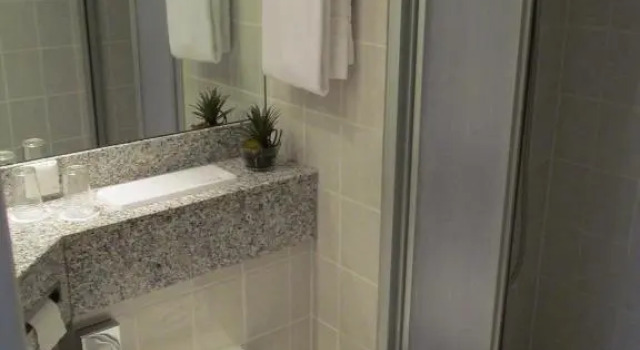 Трёхместный номер Standard Hotel A2