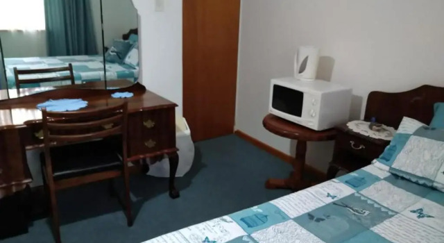 Mossienes Self catering Rooms, Забронировать Отель Веллингтон Парл