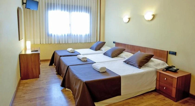 Hotel Ciutat de Tarrega, Book Hotel Tarrega Urgell