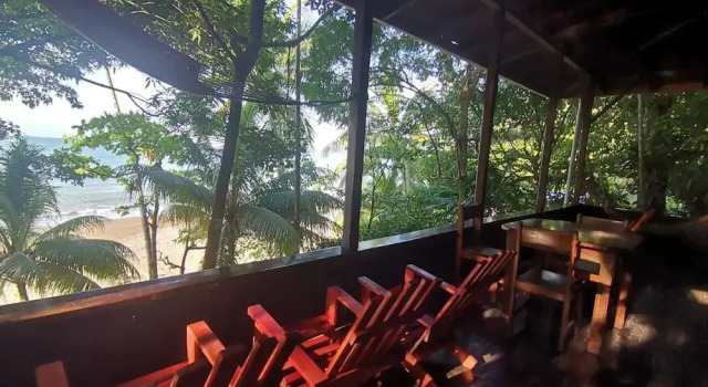 Кровать в общем номере Pirate Drake Beach Hostel