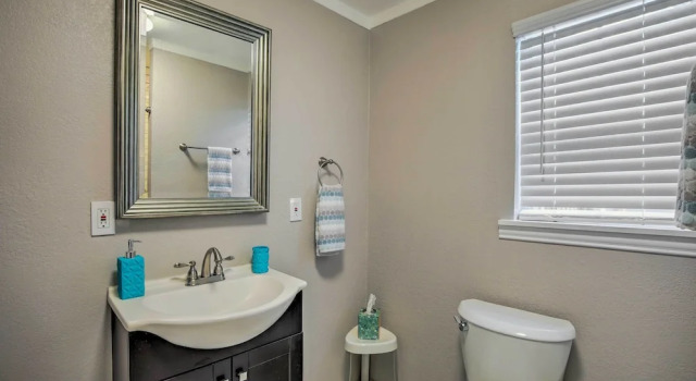 Коттедж 4 Mi to Dtwn: Dallas Gem w/ Furnished Patio