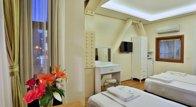 Трёхместный номер Economy Gh Suites Taxim Hotel