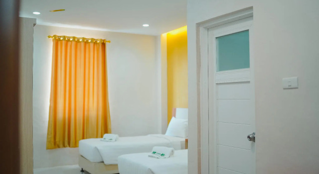 Двухместный номер Deluxe Hotel Amel Convention Hall