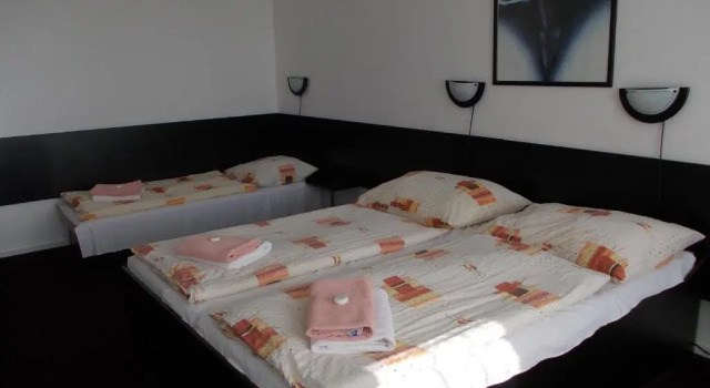 Трёхместный номер Standard Hotel Milotel