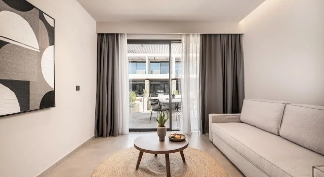 Люкс Premium wim-Up Pool Mosay All Suite Hotel