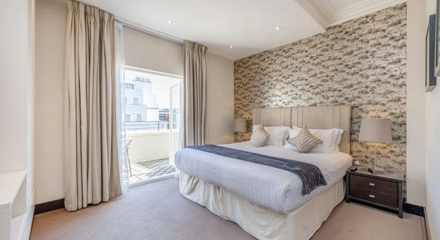 Номер Deluxe c 1 комнатой с балконом 130 Queens Gate Apartments