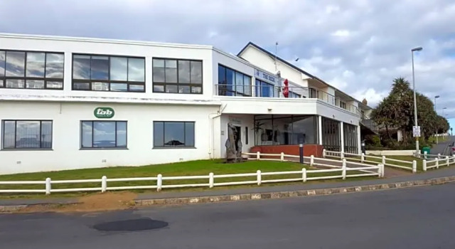 Gonubie Hotel