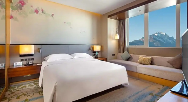 Люкс c 1 комнатой с видом на горы Hilton Garden Inn Lijiang