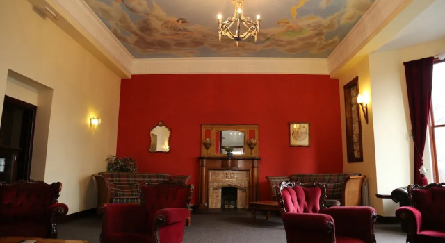 Broomhall Castle Hotel, Забронировать Отель Отели Центральной Шотландии с парковкой, Парковка