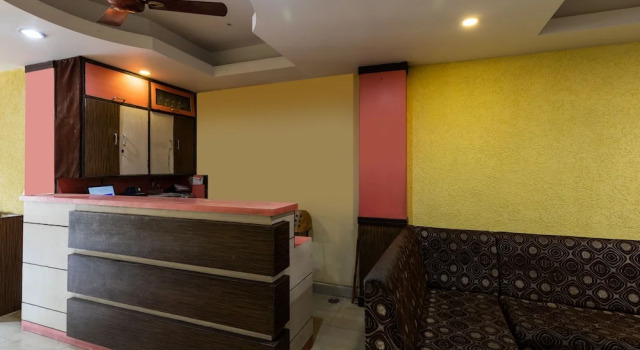 SPOT ON 37708 Hotel Royal Star, Забронировать Отель Отели штата Махараштры 3 звезды, 3*