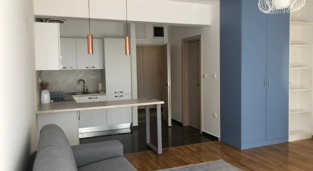 StatusComplex138, Book Hotel Becici 
