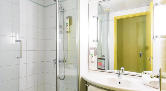 Двухместный номер Standard ibis styles Dax Centre