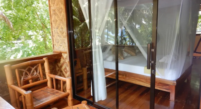 Номер Standard с балконом и с видом на сад Camiguin Volcan Beach Eco Retreat & Dive Resort