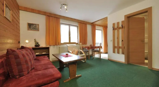 Haus Antonia, Забронировать Отель Отели Санкт-Антон-ам-Арльберг с парковкой, рядом с Train Station Sankt Anton am Arlberg, Парковка