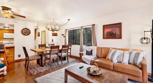 Inn Between Pines#1411, Забронировать Дом для отпуска Виллы Биг-Бэр-Лейк, рядом с Зоопарк Big Bear Alpine, Вилла