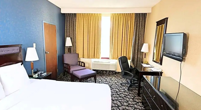 Dvoulůžkový s manželskou postelí Apartmá Empire Suites