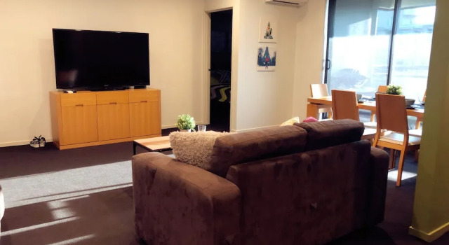 Port Melbourne Beach Front Apartment, Book Apartment Melbourne 