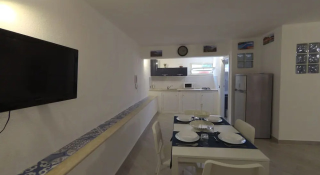 La Petit Maison, Забронировать Отель Отели Монделло с бассейном, Бассейн